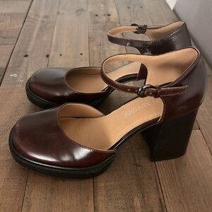 Crown Vintage heels.  Size 8